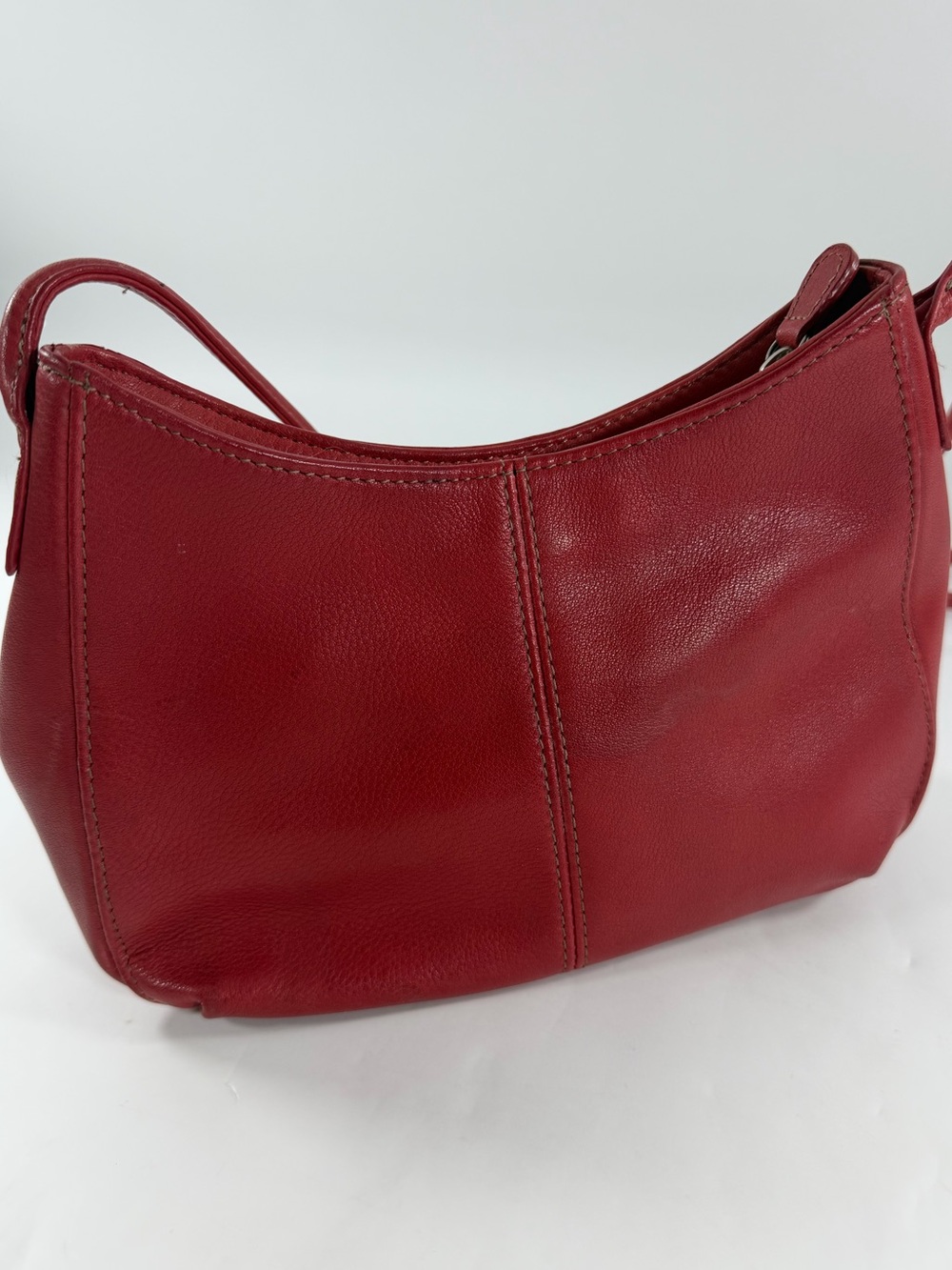 Vintage Y2K Fossil Red Leather Shoulder Bag Key Charm Small Crossbody Purse - Picture 2 of 9